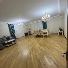 In Baku 142.0 m² apartment is for sale - Изображение 2