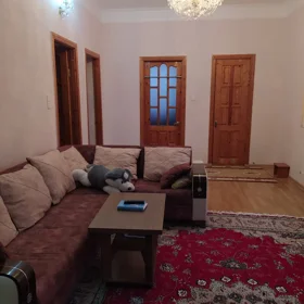 In Baku 220.0 m² house with 5.0 rooms is for sale - Image 2