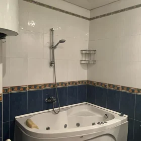 In Baku 100.0 m² apartment is for rent - Image 4