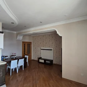 In Baku 110.0 m² apartment is for rent - Изображение 2