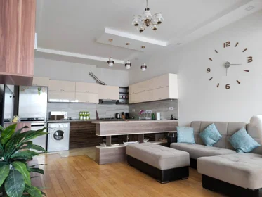 In Baku 70.0 m² apartment is for rent - Image 3