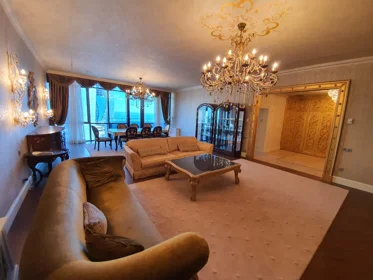 In Baku 227.0 m² apartment is for sale - Image 3