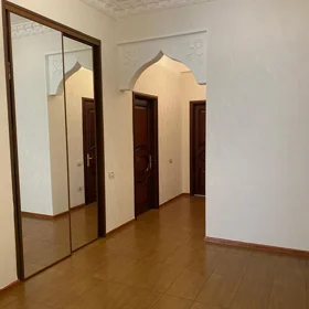 In Baku 140.0 m² apartment is for rent - Image 3