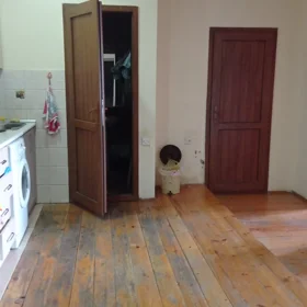 In Baku 140.0 m² apartment is for sale - Image 3