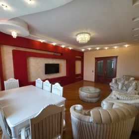 In Baku 150.0 m² apartment is for rent - Image 2