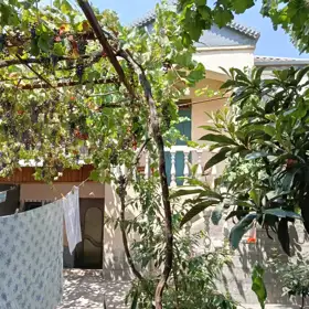 In Baku 180.0 m² house with 4.0 rooms is for sale - Image 4