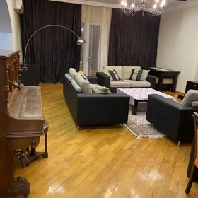 Baku-da 200.0 m2 mənzil kirayə verilir - Şəkil 2