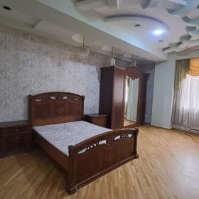 In Baku 180.0 m² apartment is for rent - Изображение 2