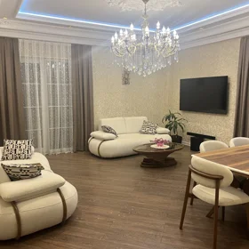 Sumgayit-da 130.0 m2 mənzil satılır