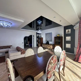 In Baku 250.0 m² apartment is for rent - Image 3
