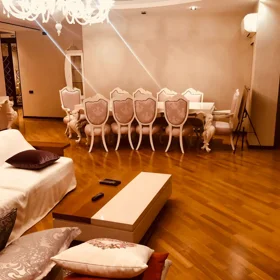 In Baku 217.0 m² apartment is for rent - Image 2