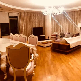 In Baku 217.0 m² apartment is for rent - Image 4