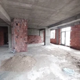 In Baku 120.0 m² apartment is for sale - Image 2