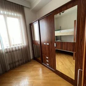 In Baku 200.0 m² apartment is for rent - Image 5