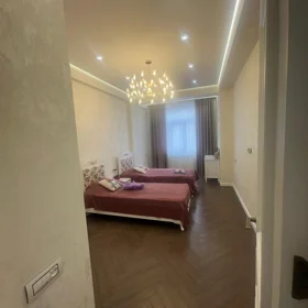 In Baku 106.0 m² apartment is for sale - Image 2