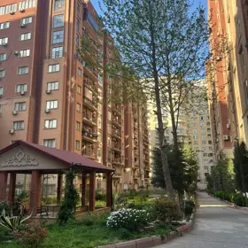 In Baku 180.0 m² apartment is for rent - Image 3