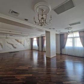 In Baku 410.0 m² apartment is for sale - Image 4