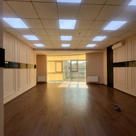 In Baku 145.0 m² commercial is for rent