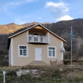 In Gədəbəy rayonu 170.0 m² house with 4.0 rooms is for sale - Изображение 2