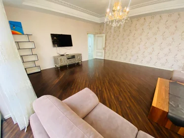 Baku-da 165.0 m2 mənzil kirayə verilir - Şəkil 2