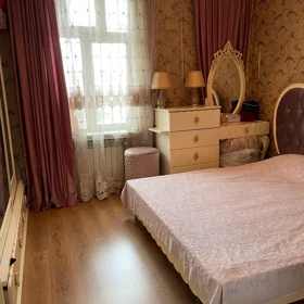 In Baku 70.0 m² apartment is for rent - Image 3