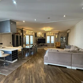 In Baku 180.0 m² apartment is for sale - Изображение 2