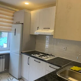 In Baku 72.0 m² apartment is for rent - Image 2