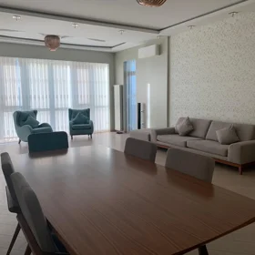 In Baku 220.0 m² apartment is for rent - Image 2