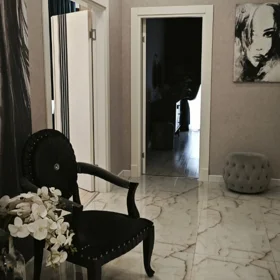 In Baku 110.0 m² apartment is for rent - Image 2