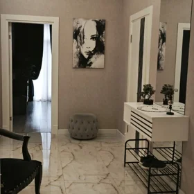 In Baku 110.0 m² apartment is for rent - Image 4