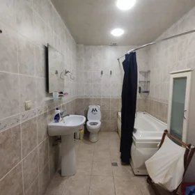 Baku-da 105.0 m2 mənzil kirayə verilir - Şəkil 2