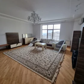 In Baku 175.0 m² apartment is for rent - Image 5