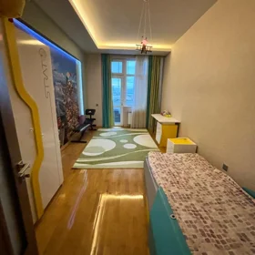 In Baku 136.0 m² apartment is for rent - Image 5