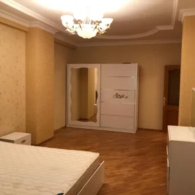 In Baku 160.0 m² apartment is for rent - Image 5