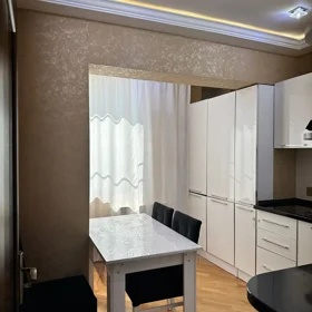 nan-da 95.0 m2 mənzil kirayə verilir - Şəkil 3