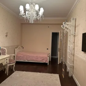 In Baku 155.0 m² apartment is for rent - Image 5