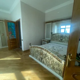 In Baku 232.0 m² apartment is for sale - Image 4