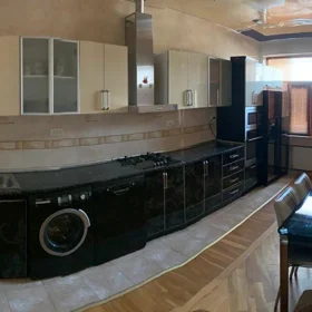 In Baku 160.0 m² apartment is for rent - Image 4
