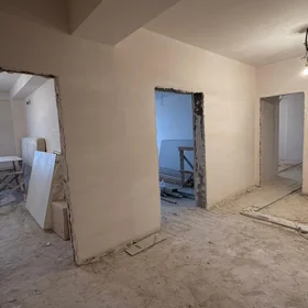 In Baku 156.0 m² apartment is for sale - Image 3