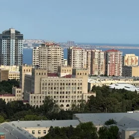 In Baku 156.0 m² apartment is for sale - Image 5