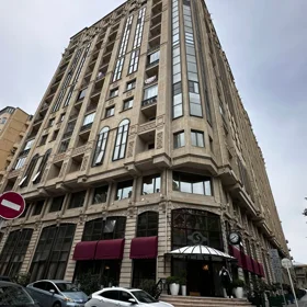 In Baku 110.0 m² apartment is for rent - Image 3