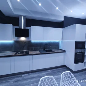 In Baku 92.0 m² apartment is for rent - Image 2