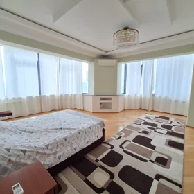 In Baku 170.0 m² apartment is for sale - Image 5