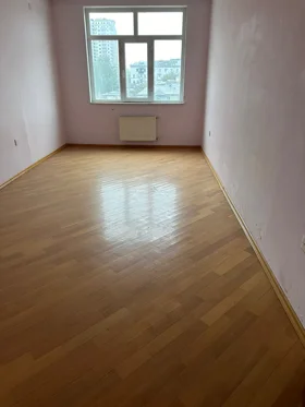 In Baku 218.0 m² apartment is for sale - Image 5