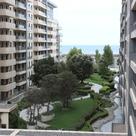 In Baku 216.0 m² apartment is for rent - Image 3