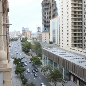 In Baku 216.0 m² apartment is for rent - Image 4