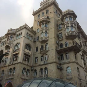 In Baku 120.0 m² apartment is for rent - Image 3