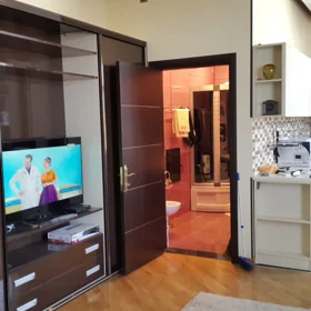 In Baku 80.0 m² apartment is for rent - Image 3