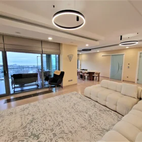 In Baku 340.0 m² apartment is for rent - Image 3