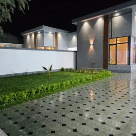 In Baku 170.0 m² house with 4.0 rooms is for sale - Image 4